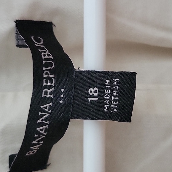 Banana Republic Vest, Size 18, Light Taupe/Pebble, NWT - Picture 3 of 10